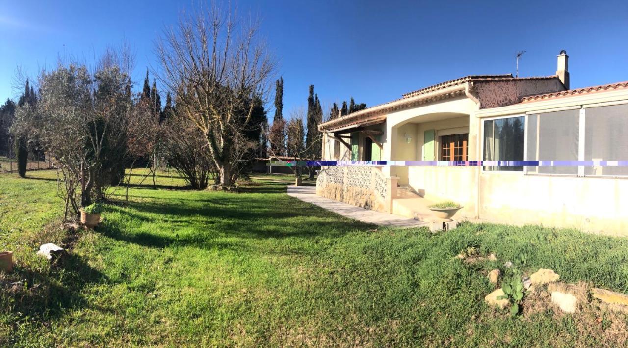 La Maison Des Sources Salon-de-Provence Exterior photo